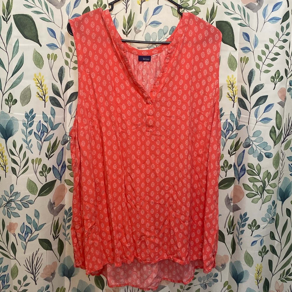 Coral patterned, sleeveless shirt